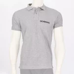 Koszulka polo z czarnymi napisami “OCHRONA” (szara)